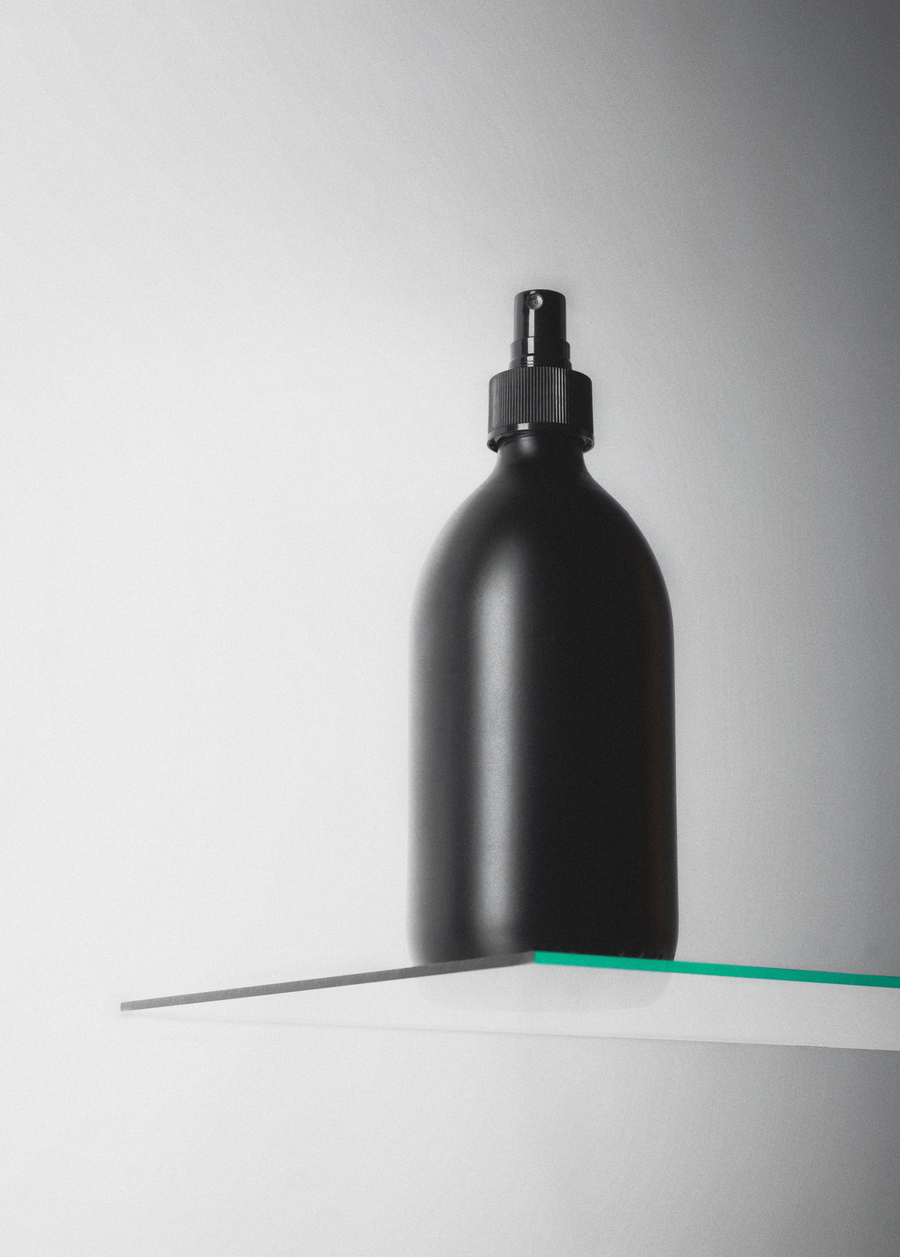 Black Atomiser Spray Bottle - Image 3