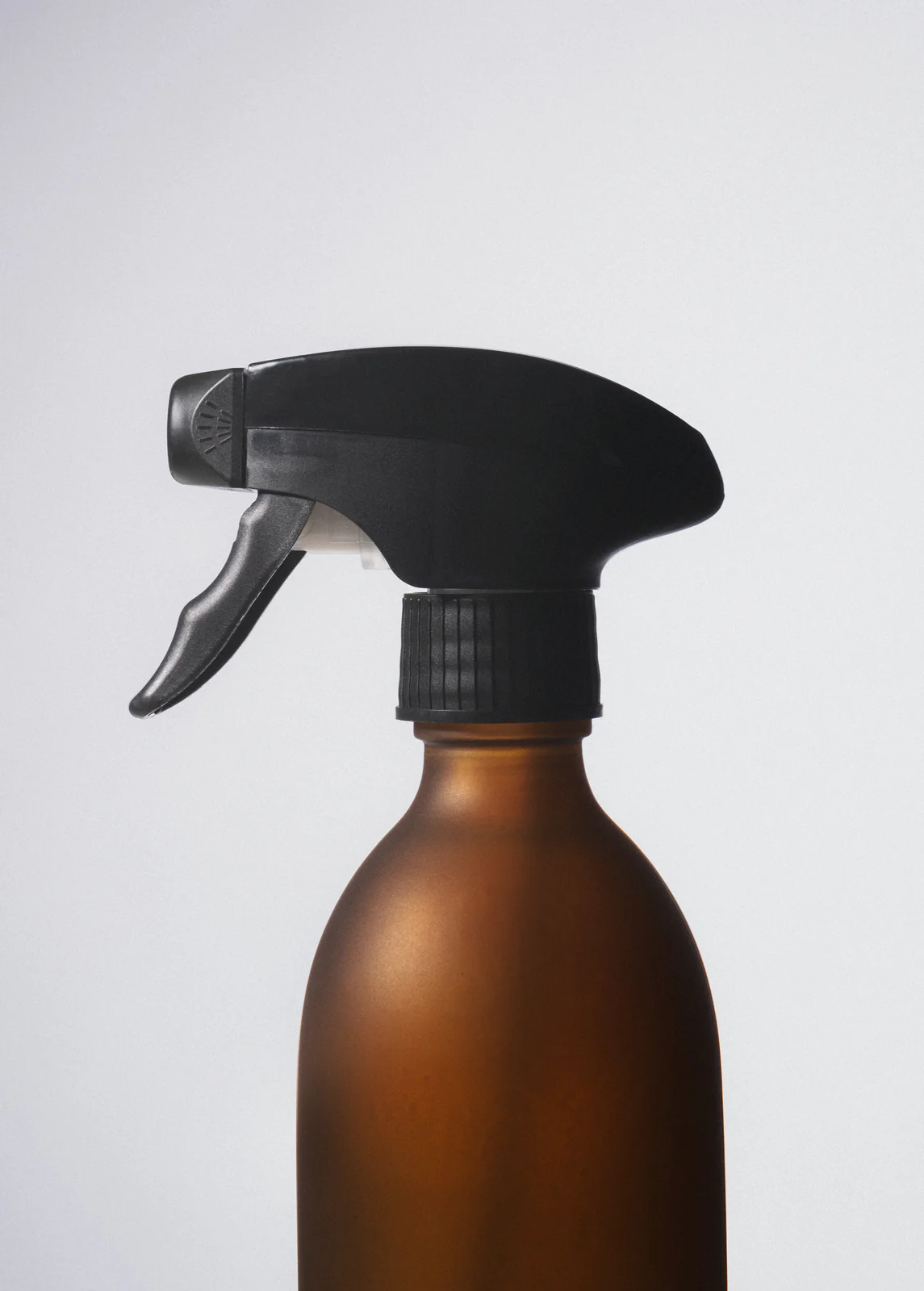 Frosted Amber Spray Bottle - Image 4